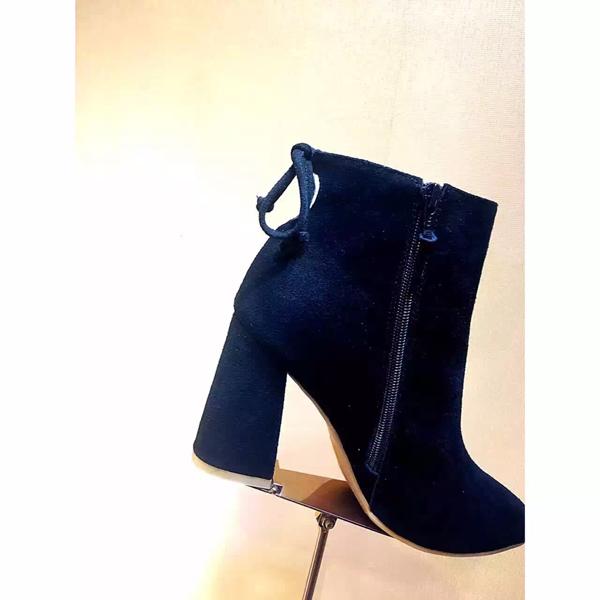16AW スチュアート ワイツマン(Stuart Weitzman) セレブ愛用☆Platglove Shorty アンクルブーツ 16090706