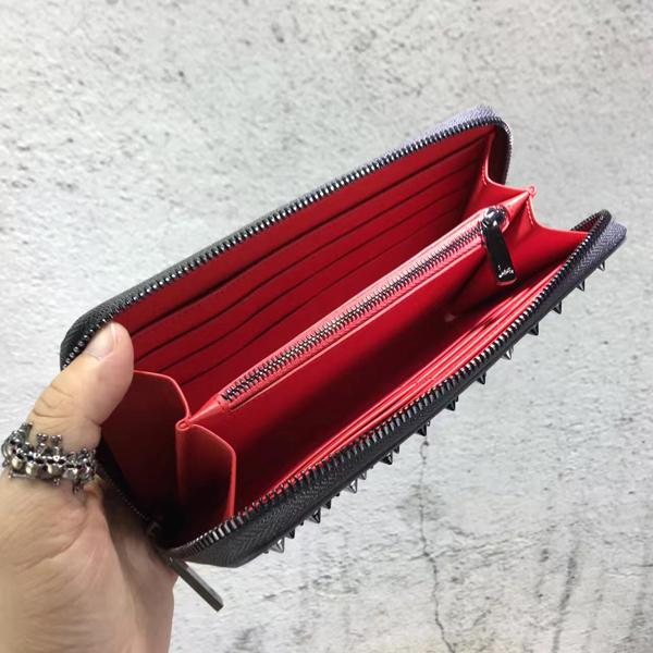 クリスチャンルブタン コピー ☆大人気 スタッズ Spikes*ラウンド スパイクウォレット 長財布 黒 1165065