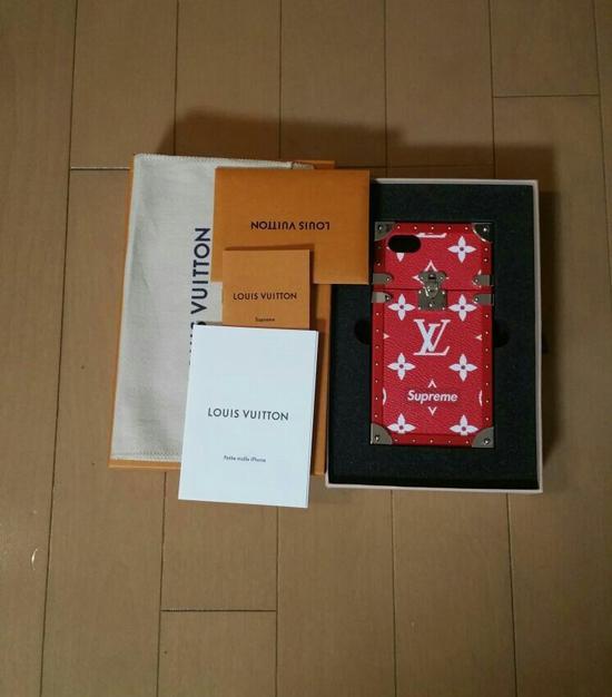 Louis Vuitton x Supreme ルイヴィトンスーパーコピー Eye-Trunk iPhone7 M64499 