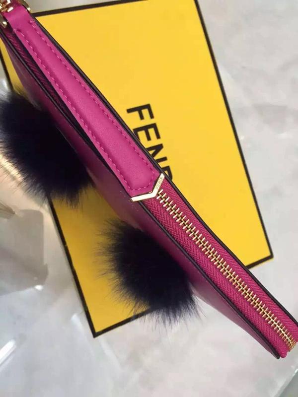2015新作 FENDI フェンディコピー ☆iPadも入る！ファー付 モンスタークラッチバッグ 8M036341DF0359