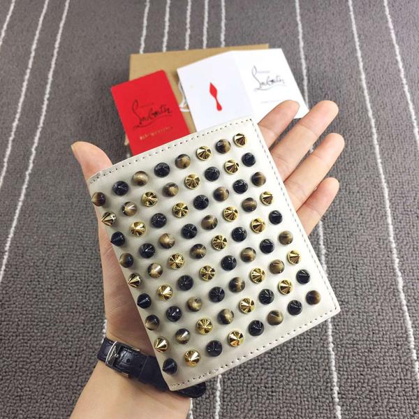 クリスチャンルブタン コピー ★M PAROS SPIKES TUMBLED レザー 財布 7041207
