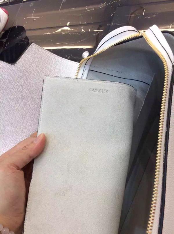 2015NEW ☆人気商品★CELINE セリーヌスーパーコピー☆BELT★2WAYショルダーバック White 176103XVH01BC