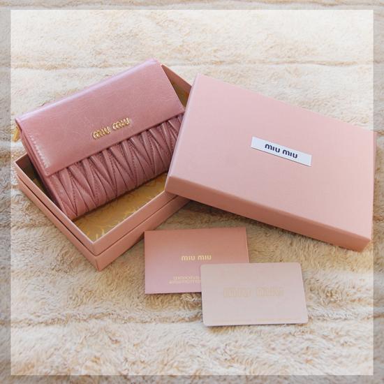 ギフトOK☆可愛いマトラッセ折財布 ミュウミュウ財布 スーパーコピー☆5M1225☆CIPRIA