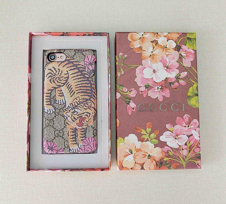 グッチ アイホン6sプラス ケース 虎 プリント GUCCI IPHONE7ハードカバー ペア ブラント iPhone8plus カバー 薄型 7092312 