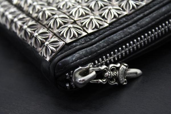 クロムハーツ財布 コピー ゼロピラミッドスタッズ レックウォレット ラウンドファスナー財布 ヘビーレザー Chromehearts611009