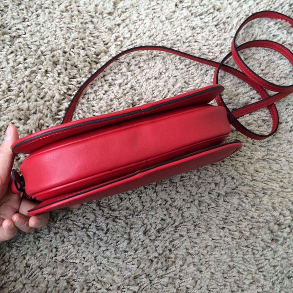★Valentino クロスボディバッグ ヴァレンティノスーパーコピーRed 人気復刻モデル IW2B0844 VIT N50