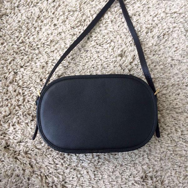 ★Valentino ヴァレンティノスーパーコピークロスボディバッグ Black 人気復刻モデル IW2B0844 VIT N55