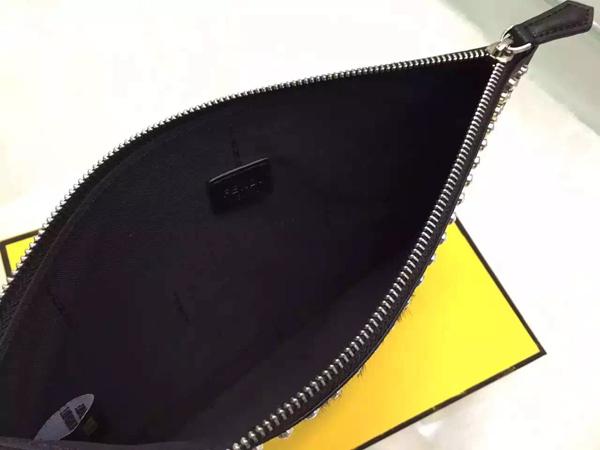 SENSE掲載 新作 FENDI フェンディコピー バッグバグズスタッズクラッチ