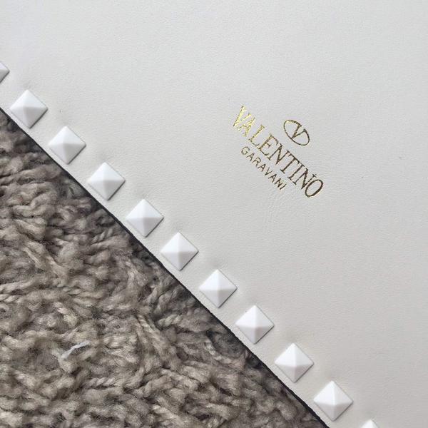 春夏 Valentino ヴァレンティノスーパーコピー White Rockstud leather clutch