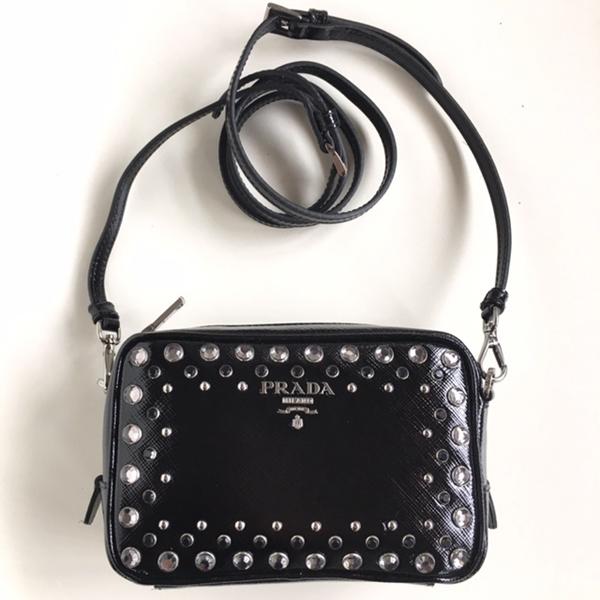 素敵♪♪☆《PRADA》プラダスーパーコピークリスタルビジュー ミニショルダー (黒) 7070401