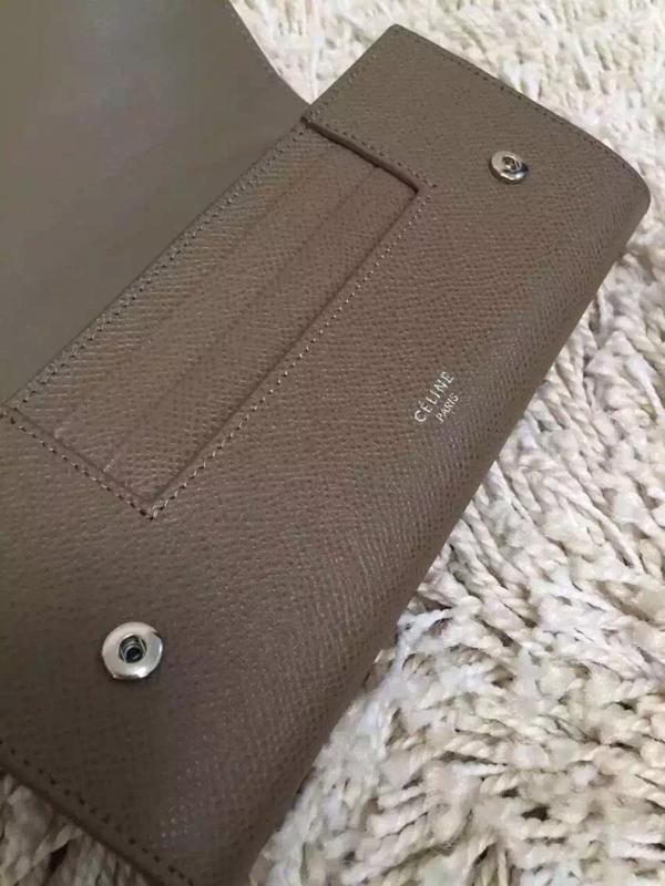 最新 CELINE セリーヌスーパーコピー 二つ折り長財布 101678 XFL